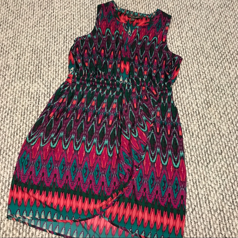Sleeveless colorful dress